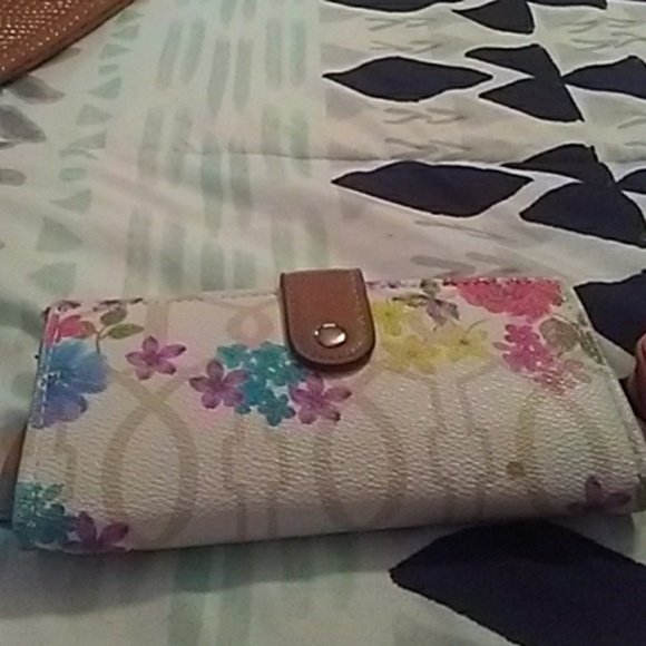 2 wallets one floral one tribal print some flaws s - Picture 2 of 7